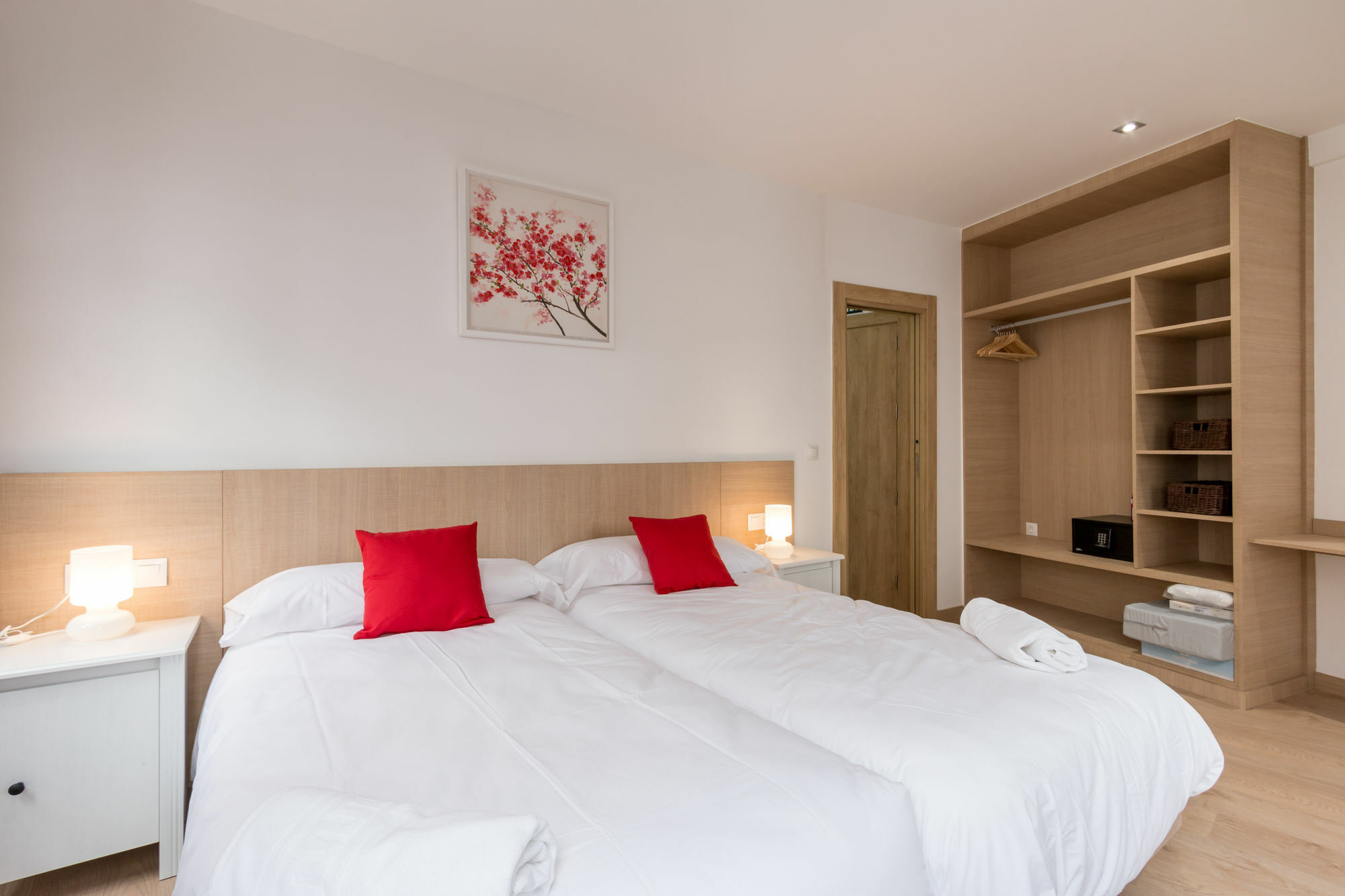 Apartamentos Puerta Nueva Гранада Екстериор снимка